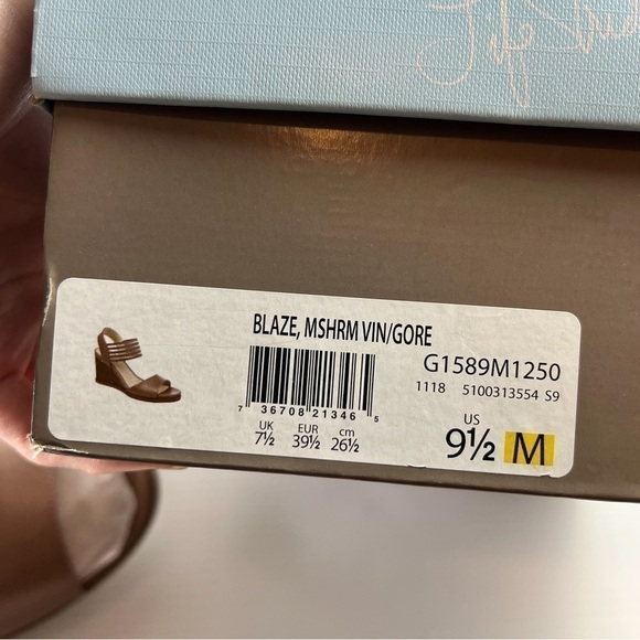 LifeStride Blaze Women's size 9.5 Beige Slingback Wedge Sandals - Picture 11 of 12